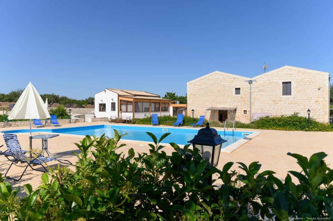 Agriturismo Tenuta Sparaceto Modica Bagian luar foto