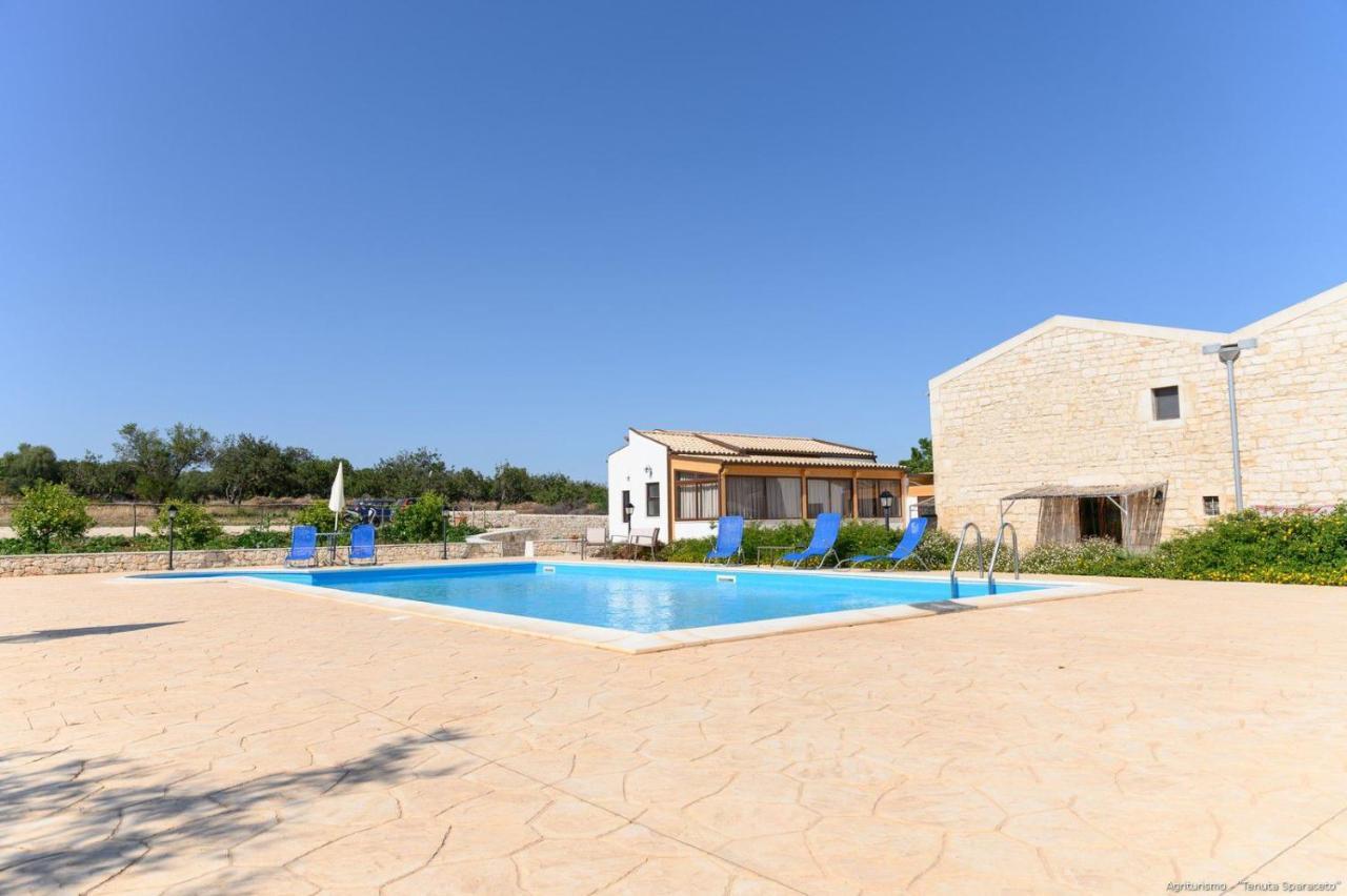 Agriturismo Tenuta Sparaceto Modica Bagian luar foto
