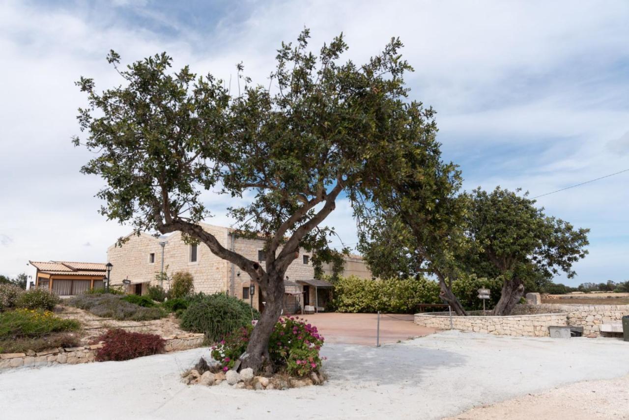 Agriturismo Tenuta Sparaceto Modica Bagian luar foto