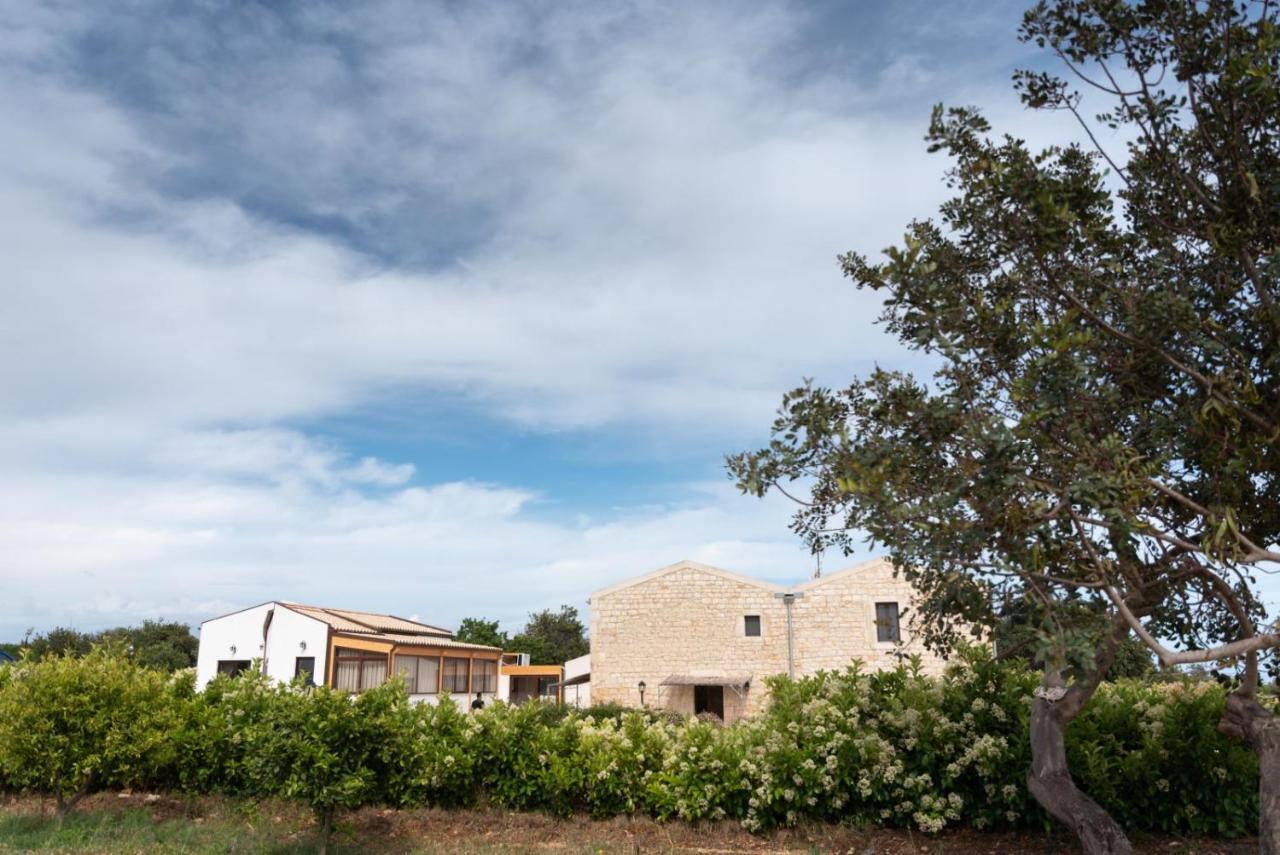 Agriturismo Tenuta Sparaceto Modica Bagian luar foto