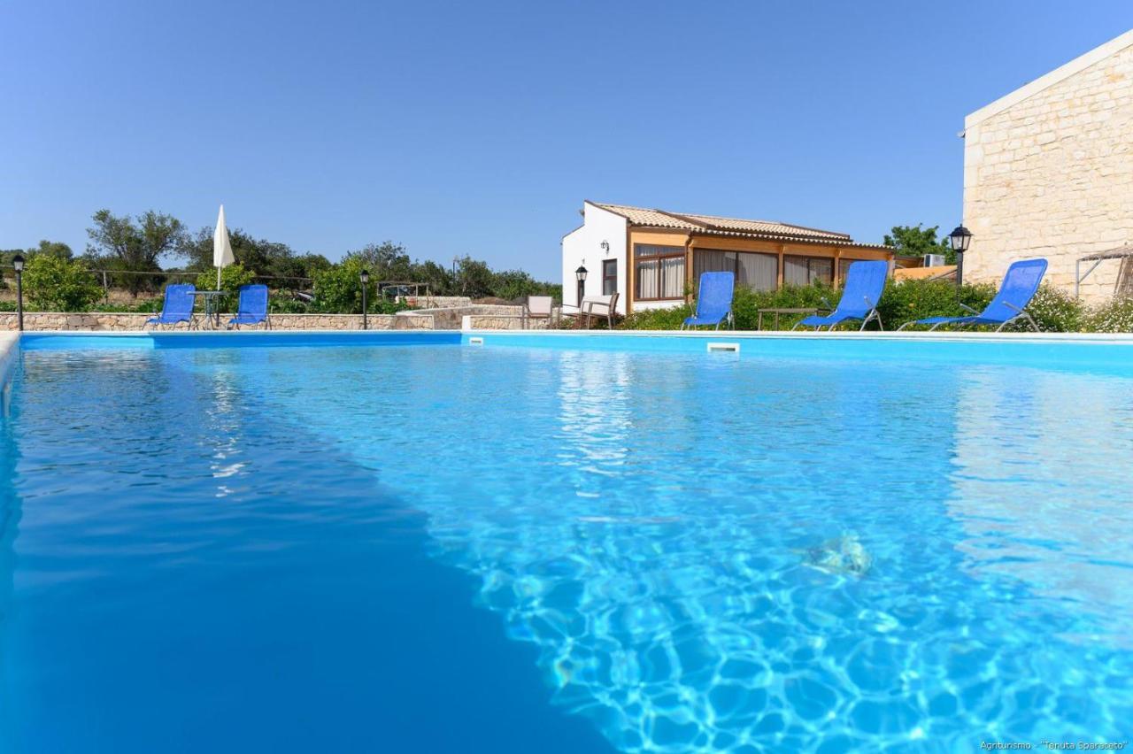 Agriturismo Tenuta Sparaceto Modica Bagian luar foto