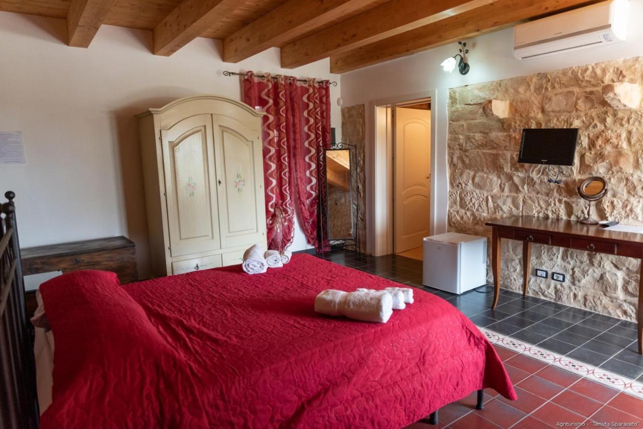 Agriturismo Tenuta Sparaceto Modica Bagian luar foto